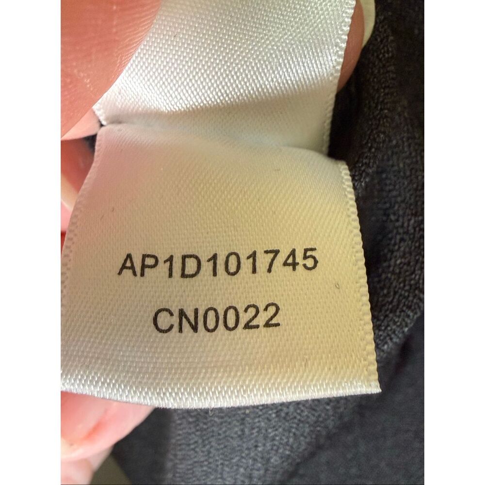 Adriana Papell Women’s scallop V-neck, capped sleeve black jumpsuit size 12 NWOT - Picture 9 of 11